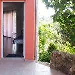 アパート 1 - Modern W Big Garden & Terrace W Sea View Vinišće