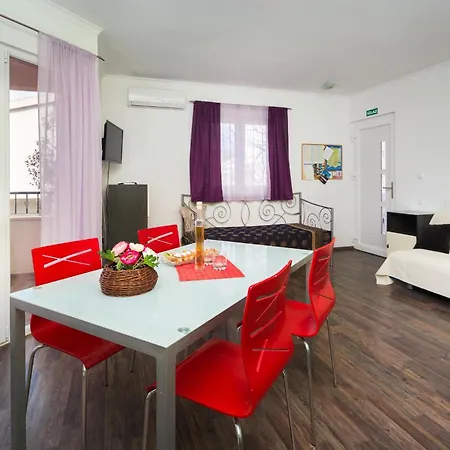 1 - Modern W Big Garden & Terrace W Sea View Apartmán *