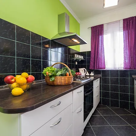 Apartmán 1 - Modern W Big Garden & Terrace W Sea View Vinišće